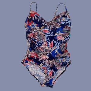 AQUA GREEN Women's Ring‎ Back One Piece Swimsuit
Size Large